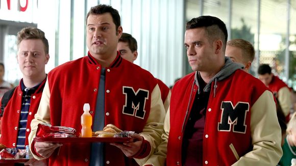 Lançada em 2009, a série Glee teve um enorme impacto na cultura pop, tanto por seu elenco que contava com diversos talentos, cenas icônicas, memes e trilha sonora