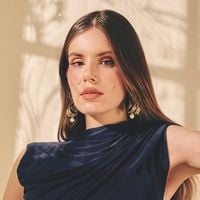 Entrevista | Descobrimos o que não falta no guarda-roupa de Camila Queiroz após a gravidez; aos 33 anos, atriz amadureceu seu estilo: 'Hoje faço escolhas mais intuitivas'
