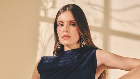 Entrevista | Descobrimos o que não falta no guarda-roupa de Camila Queiroz após a gravidez; aos 33 anos, atriz amadureceu seu estilo: 'Hoje faço escolhas mais intuitivas'
