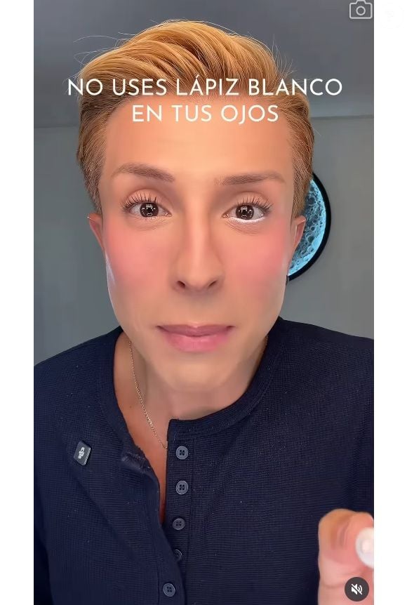 O criador de conteúdo Andrés López demonstrou em sua conta no Instagram como fica um lápis branco na linha d’água e como fica um bege