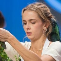 Esqueça todas as receitas de farofa para o Natal: essa versão com bacon, maçã e manteiga temperada da ex-MasterChef Isa Scherer vai transformar seu almoço