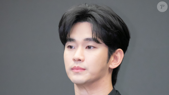 Kim Soo-hyun vive uma série de baixas na carreira após ser acusado de ter contribuído para a morte da atriz Kim Sae-ron