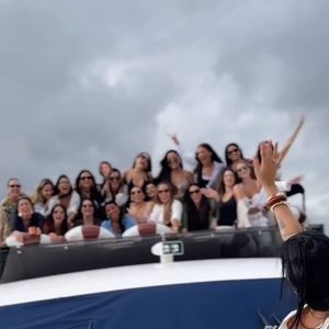 Parte da festa de 31 anos de Bruna Biancardi foi um um iate de luxo ao lado da filha, Mavie, e de várias amigas