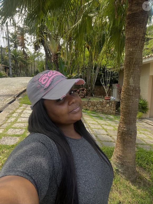 Casada com o ator Cosme Santiago desde 2024, a cantora já fala sobre o desejo de construir uma família e, ao mesmo tempo, continuar trabalhando.