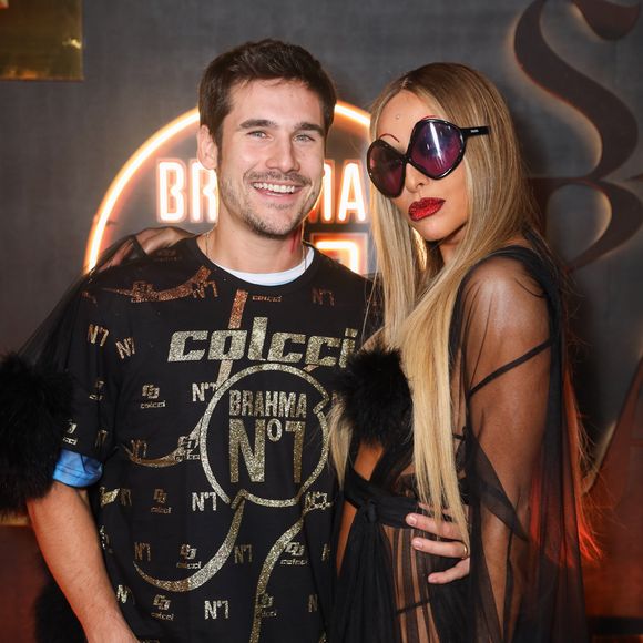 Carnaval 2025: Sabrina Sato e Nicolas Prattes posaram juntinhos em camarote