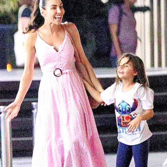 Mel Fronckowiak e Nina foram ao cinema