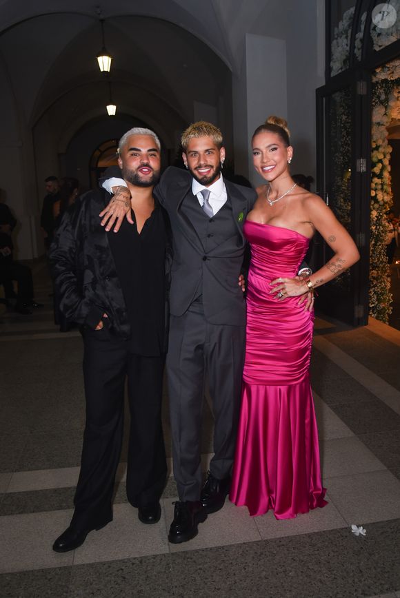 Casamento de Samara Pink e Thiago Stabile: Virginia Fonseca, sócia de noiva, posou com Lucas Guedez e Zé Felipe