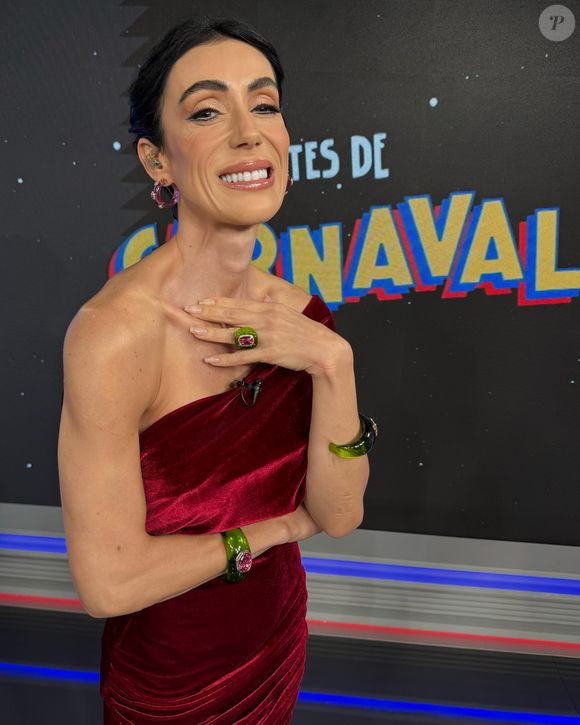 Já fora do SBT com o fim do 'Chega Mais', Michelle Barros impressionou com o rosto após a retirada