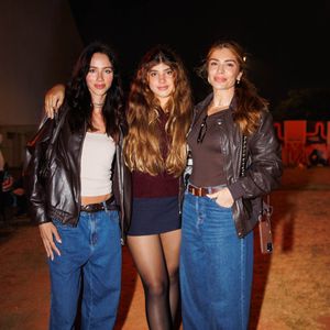 Neste sábado (31), Grazi Massafera e Sofia foram fotografadas no Festival Popload, em São Paulo