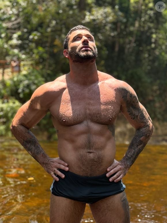 Nude de Jesus Luz é real. Assessoria de imprensa confirmou a informação à revista Quem