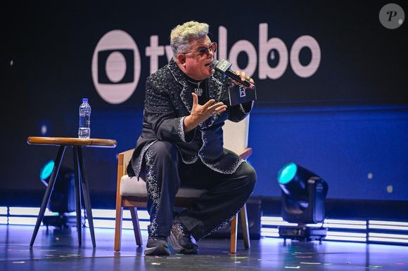 Milton Cunha conduzia o quadro 'Enredo & Samba', no 'RJ1', da Globo: emissora reeditou gravação para cortar o comentarista