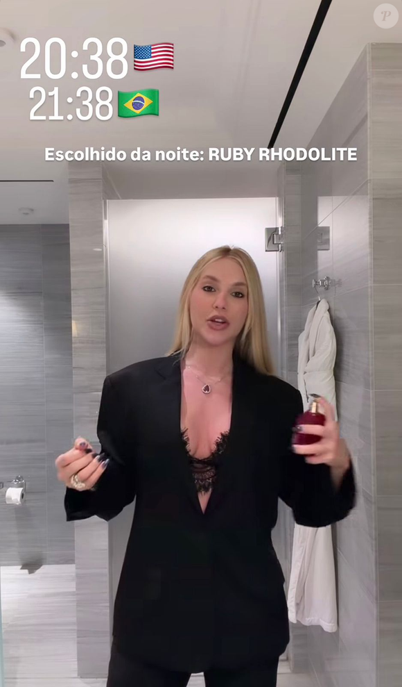 Virginia Fonseca aposta em blazer oversized e lingerie aparente para jantar em Nova York durante cobertura da Copa do Mundo