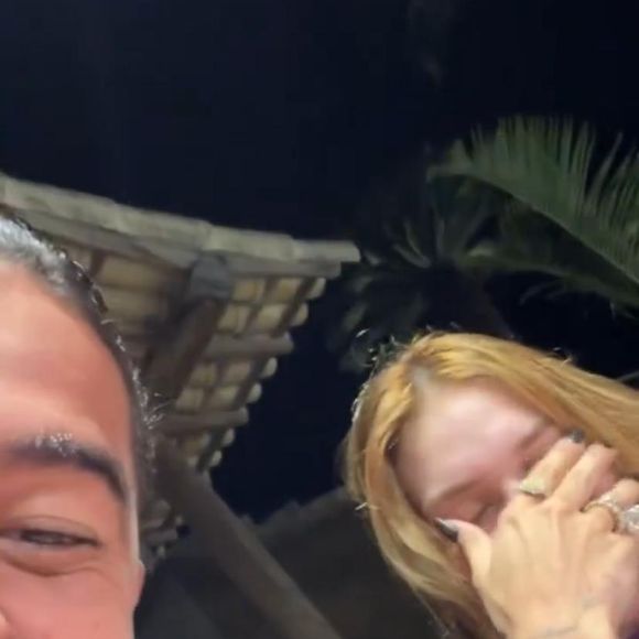 No vídeo, Virginia aparece ao lado do marido e reage à brincadeira com um sorriso, demonstrando que levou a declaração em tom de humor.