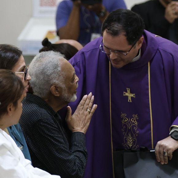 Preta Gil: amigos e familiares celebraram a vida da estrela em uma missa nesta segunda-feira (28)