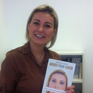 Andressa Urach havia lançado seu livro ‘Morri para Viver’, onde revela ter sido garota de programa e conta histórias pesadas que envolvem até incesto e zoofilia