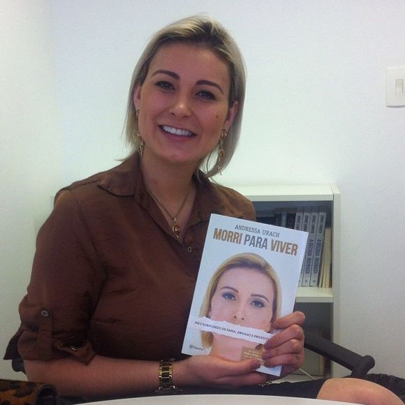 Andressa Urach havia lançado seu livro ‘Morri para Viver’, onde revela ter sido garota de programa e conta histórias pesadas que envolvem até incesto e zoofilia