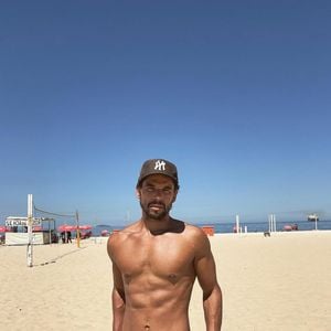 Uma mudança e tanto! João Henrique Gago, o Valdo de 'Avenida Brasil', apresenta boa forma em sua última postagem nas redes sociais