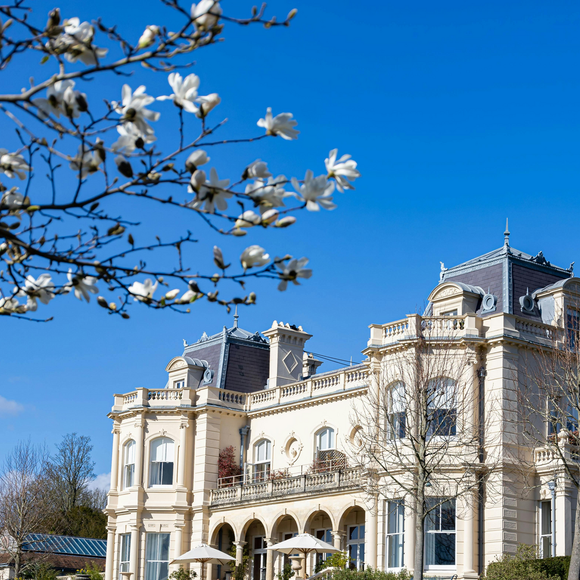 A propriedade histórica do Beaverbrook Hotel já recebeu nomes como Winston Churchill, Elizabeth Taylor e Charlie Chaplin ao longo de sua história