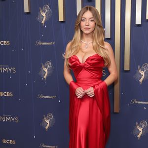 Sydney Sweeney de Oscar de la Renta no Emmy 2025