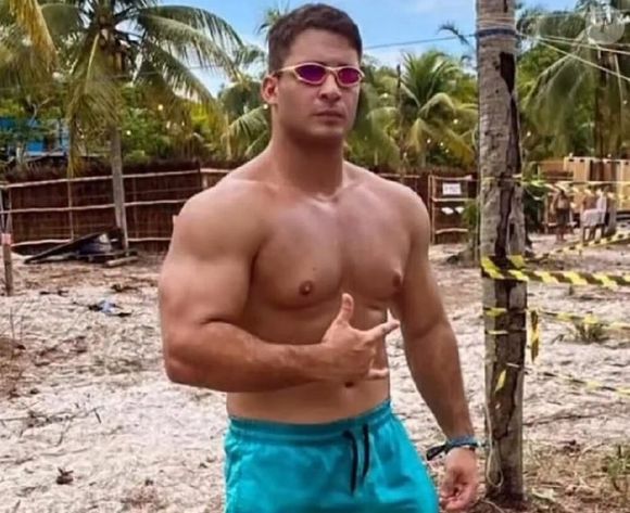 Após espancar ex com 60 socos, Igor Cabral recebe mais de 1.500 e-mails românticos de mulheres, segundo ao portal 'EM OFF'