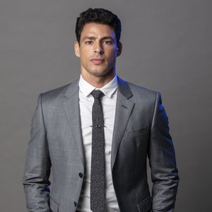 2021: já em 'Um Lugar ao Sol', Cauã Reymond voltou a interpretar dois personagens: Christian e Renato - sua primeira vez na vibe 'empresário'