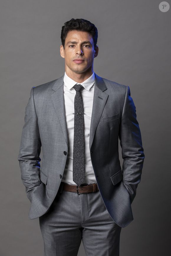 2021: já em 'Um Lugar ao Sol', Cauã Reymond voltou a interpretar dois personagens: Christian e Renato - sua primeira vez na vibe 'empresário'