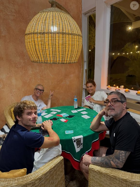 Sasha Meneghel passou o Natal em Angra dos Reis, destino paradisíaco do Rio de Janeiro, ao lado da mãe, Xuxa, do marido, João Lucas, e de outros amigos e familiares