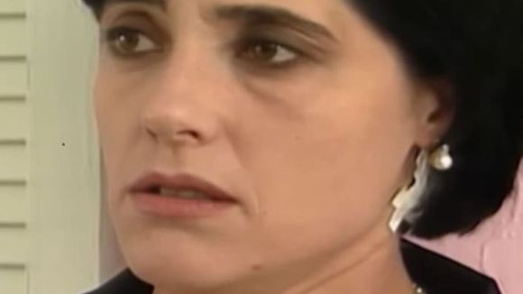 O momento mais esperado por Diná em 'A Viagem' vai por água abaixo por nova e cruel perturbação de Alexandre e tira Otávio Jordão do sério