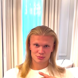 Zlatan Ibrahimović e Erling Haaland têm uma história curiosa envolvendo o cabelo do centroavante norueguês e um conselho dado no início de sua ascensão no futebol