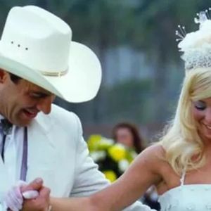 Danielle Winits resgatou uma foto da época da novela e escreveu: "Acordei lembrando que fomos felizes para sempre"