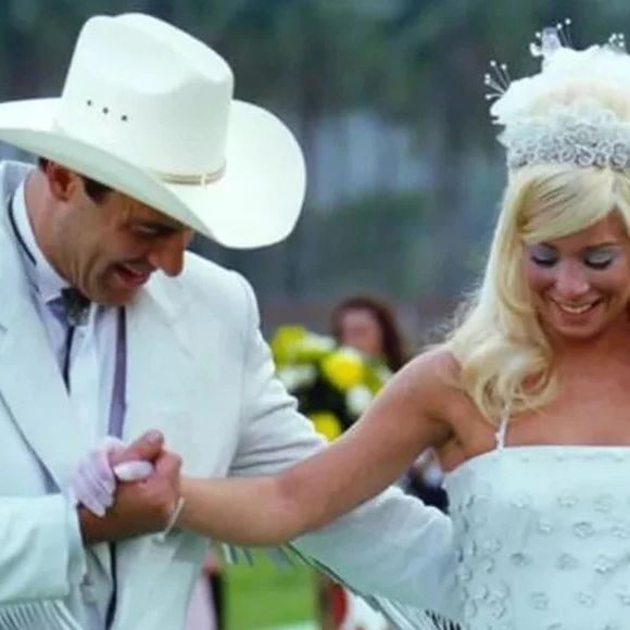 Danielle Winits resgatou uma foto da época da novela e escreveu: "Acordei lembrando que fomos felizes para sempre"