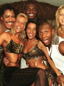 Aos 54 anos, ex-integrante do É o Tchan! muda de profissão, deixa a TV e a música, e assume cargo de liderança em empresa no Canadá