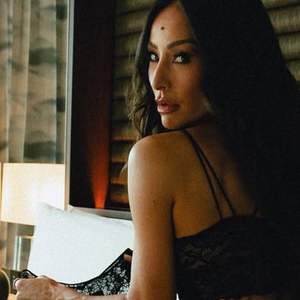 Sabrina Sato coloca bumbum 'para jogo' em fotos de calcinha e sutiã e famosa reage: 'Vou fazer uma campanha pra derrubar'