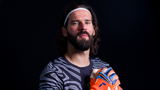 ‘O futebol traz muitas coisas erradas’: Alisson, goleiro da Seleção Brasileira, mergulhou na religião após se considerar ‘corrompido’ pelo meio esportivo