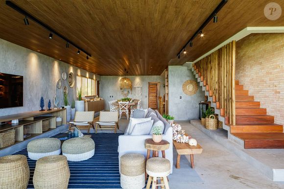 Luxo que não faz barulho: com adega, cervejeira e equipe exclusiva, a casa em São Miguel dos Milagres reúne conforto cinco estrelas sem abrir mão da privacidade