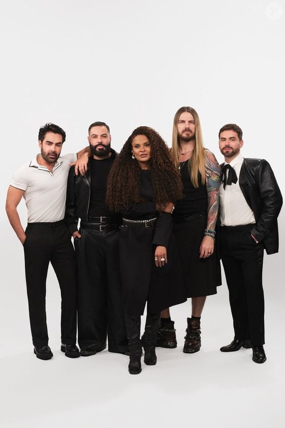 A L'Oréal Professionnel reuniu cinco colorações inspiradas em canela, café expresso, amêndoas, toffee e avelã, criadas pelos embaixadores Lucas Possetti, Washington Nunnes, Vivi Siqueira, Jeff Salles e Bruno D Vianna com as linhas iNOA e No Bleach e a técnica French Highlights