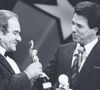 'Troféu Imprensa Especial' foi dado a Ronald Golias por Silvio Santos em 1986