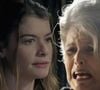 Lívia (Alinne Moraes) pede perdão a Vitória (Irene Ravache).