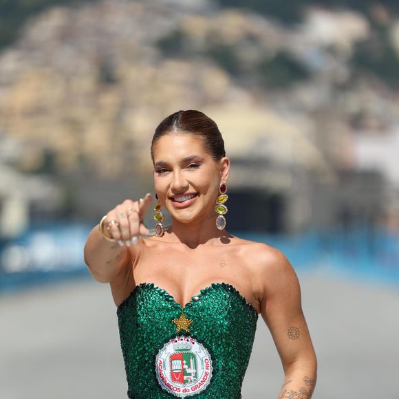 Virginia Fonseca já começou a ser criticada como nova rainha de bateria da Grande Rio bem antes de estrear na Sapucaí