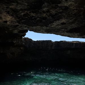 Bruna Marquezine compartilha visita à gruta na Itália