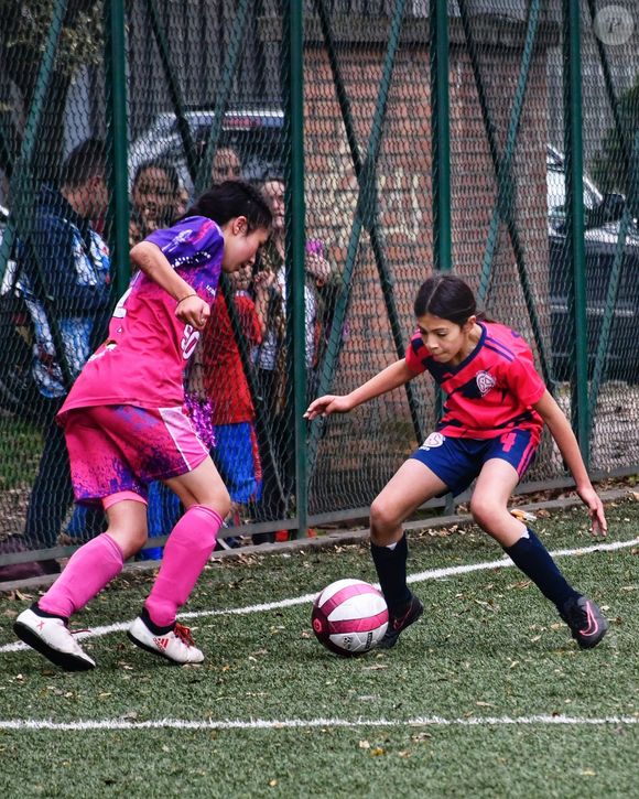 Muitas meninas desistem do esporte na adolescência por pressões estéticas