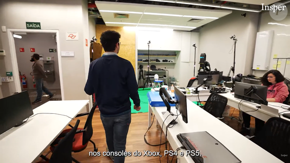 Consoles Xbox, PS4 e PS5 também integram o laboratório de realidade virtual da universidade escolhida por Benício Huck