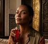 O novo Essencial Safran, da Natura, aposta na sofisticação da perfumaria árabe com notas quentes de açafrão, oud e madeiras nobres; fragrância promete durar até 14 horas na pele