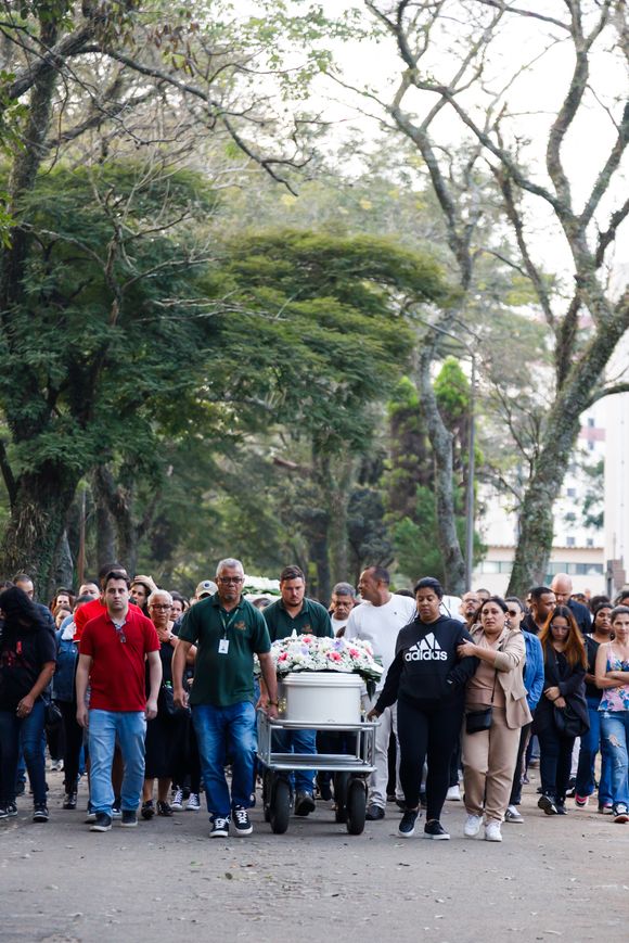 O enterro de Millena Brandão aconteceu neste domingo, 04 de maio de 2025
