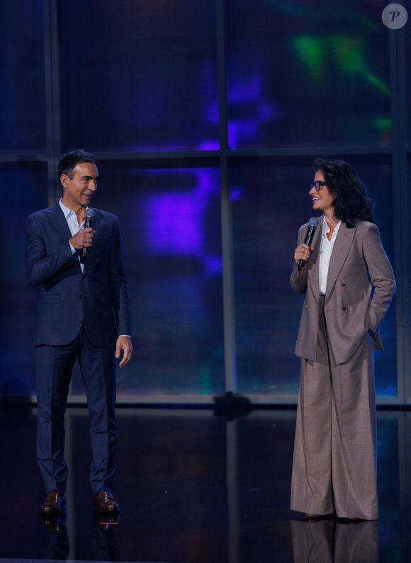 Âncora do 'Jornal Nacional', Renata Vasconcellos se apresentou no UpFront 2026 com César Tralli, seu novo parceiro de bancada