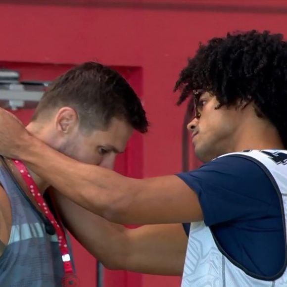 Breno escolheu Jonas para ser o Monstro e tirou o brother do grupo Vip