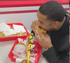 Molho com receita de 1948, carne sem aditivos e pão de fermentação lenta: o segredo do hambúrguer de fast-food favorito de Michael B. Jordan; vencedor do Oscar 2026 trocou menu de luxo por lanche que custa menos de R$ 32