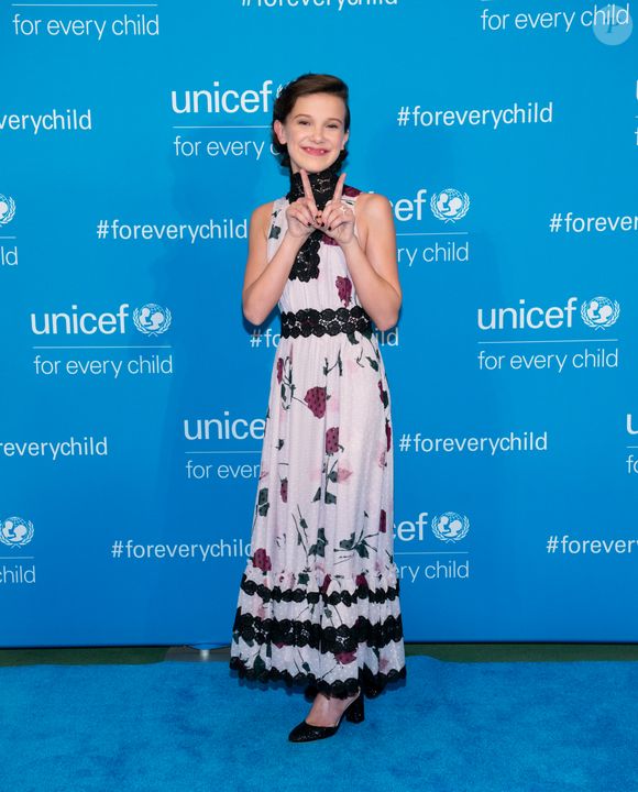 Millie Bobby Brown em 2016; o cabelo curtinho virou uma marca registrada da atriz até então