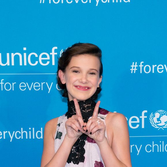 Millie Bobby Brown em 2016; o cabelo curtinho virou uma marca registrada da atriz até então