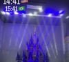 A mansão alugada por Virgínia tem uma sala de cinema que simula os fogos da Disney